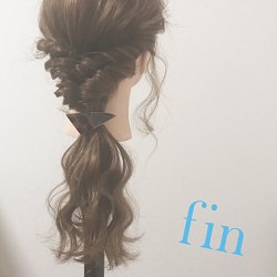 忙しい朝にもピッタリ☆控え目な大人カワイイローポニテ ヘアアレンジ ロングヘア