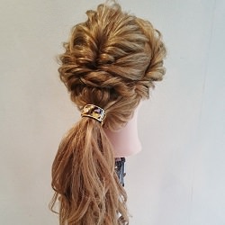 オシャレに一工夫☆万能スタイルのこなれポニーテール ヘアアレンジ ロングヘア