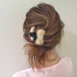 2分で作れる!親指ロールとクリップを使った簡単ヘアアレンジ♪ ヘアアレンジ ミディアムヘア