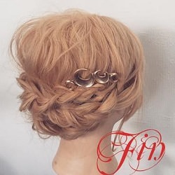 編み込みできなくても大丈夫!三つ編みで作るエレガントな大人まとめ髪 ヘアアレンジ ロングヘア