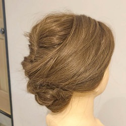 ねじりと三つ編みで完成!上品なまとめ髪アレンジ ヘアアレンジ ロングヘア