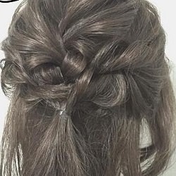 三つ編みとロープ編みで華やかになるハーフアップアレンジ♪ ヘアアレンジ ショートヘア