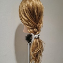 ただの三つ編みをローポニテ風に見せる簡単おしゃれアレンジ☆ ヘアアレンジ ロングヘア