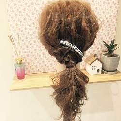 いつものポニテに一工夫☆オシャレ度アップなポニーテールの作り方♡ ヘアアレンジ ロングヘア
