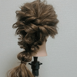 華やかお呼ばれヘア♪くるりんぱローポニテのサイドアレンジ ヘアアレンジ ロングヘア