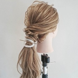 周りと差をつけるアレンジスティックを使ったポニーテールアレンジ☆ ヘアアレンジ ロングヘア