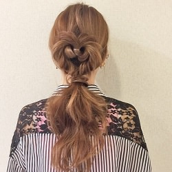 ハートがとってもキュート♡周りと差をつけるガーリーポニーテール ヘアアレンジ ロングヘア