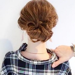 ヘアアクセサリーがなくても周りと差がつく◎髪でつくるリボンがキュートなまとめ髪アレンジ ヘアアレンジ ロングヘア
