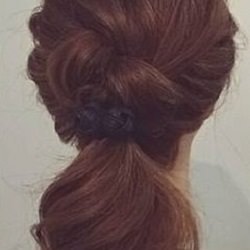 簡単にできちゃう!大人上品な三つ編みポニーテールヘアアレンジ☆ ヘアアレンジ ロングヘア