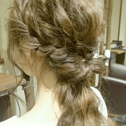 くるりんぱを使った簡単華やかポニテアレンジ♪ ヘアアレンジ ロングヘア