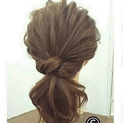 結び方を変えるだけでマンネリ解消!結び目が特徴の上品アレンジ♪ ヘアアレンジ ミディアムヘア