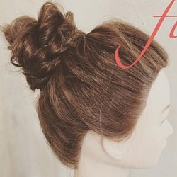 顔周りスッキリで小顔効果抜群◎ボリューミーでかわいいロープ編み×お団子アレンジ ヘアアレンジ ロングヘア