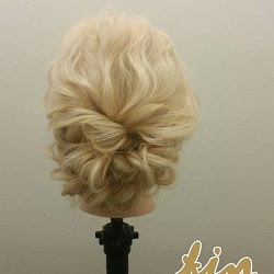 フィッシュボーンでこなれ感満載のアップヘアアレンジ♪ ヘアアレンジ ロングヘア