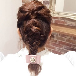 レトロ感がかわいい!簡単テクニックの三つ編みスタイル☆ ヘアアレンジ ミディアムヘア