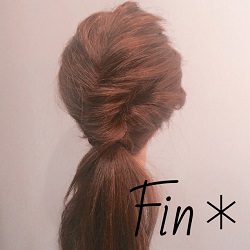 シンプル好きの方にオススメ☆シンプルでもこなれ感のあるローポニーテールアレンジ ヘアアレンジ ロングヘア