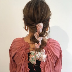 何か足りない!と思ったら垢抜けスカーフアレンジ♪ ヘアアレンジ ロングヘア