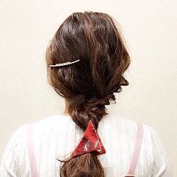 三つ編みを侮るなかれ♡可愛さをプラスした編み下ろしスタイル　ヘアアレンジ　ロングヘア