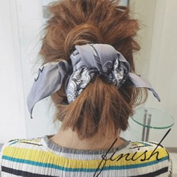 天気の良い日はバンダナアレンジで爽やかスタイル☆ ヘアアレンジ ロングヘア