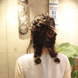 ガーリー系ファッションにピッタリ☆おさげの編み込みヘアアレンジ♪ ヘアアレンジ ミディアムヘア