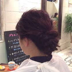 フォーマルシーンにぴったり!ポニテ&編み込みのフルアップスタイル ヘアアレンジ ロングヘア