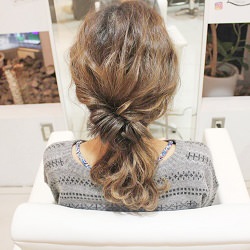 くるりんぱにひと手間で簡単おしゃれポニテアレンジ☆ ヘアアレンジ ロングヘア