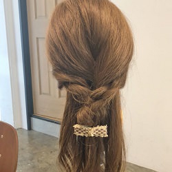 三つ編みとロープ編みでつくるこなれ感ハーフアップアレンジ♪ ヘアアレンジ ロングヘア