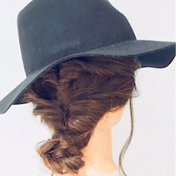 大人の女性向け☆ハットにぴったりのアップヘアスタイル ヘアアレンジ ロングヘア