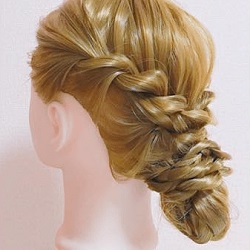 4本のロープ編みでつくる褒められお団子スタイル♪ ヘアアレンジ ロングヘア