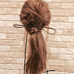 バックのインパクト抜群◎大人フェミニンのローポニーテール ヘアアレンジ ロングヘア