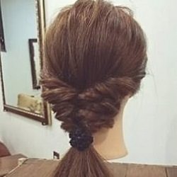 凝って見えるのに簡単☆くるりんぱだけのローポニーテール ヘアアレンジ ロングヘア