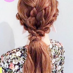 三つ編みを使って作る♪華やかさ満点のローポニーテールアレンジ ヘアアレンジ ロングヘア