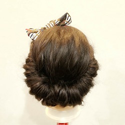 初級編 ミディアムヘアのまとめ髪 忙しい朝でも簡単ヘアアレンジ ヘアレシピ 頭美人