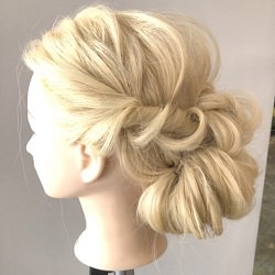 ひと工夫で可愛さアップ♡くるくるねじるシニヨンアレンジ☆ ヘアアレンジ ロングヘア