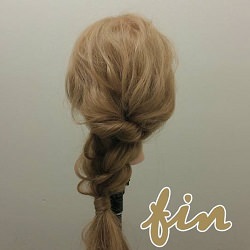 時間ない時にもすぐ出来る!簡単だけど個性的な三つ編みスタイル☆ ヘアアレンジ ロングヘア