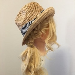 カンカン帽がとっても可愛い♪三つ編みで作るサイドアレンジ☆ ヘアアレンジ ロングヘア