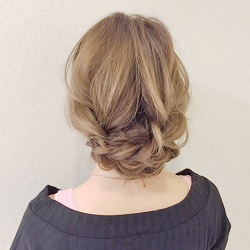 大人デートにピッタリ◎上品フェミニンな簡単アップアレンジ♪