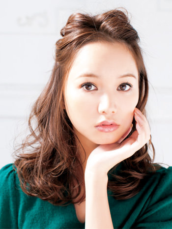 身長高見せ 背の小さい子のためのヘアスタイル ヘアスタイル 頭美人
