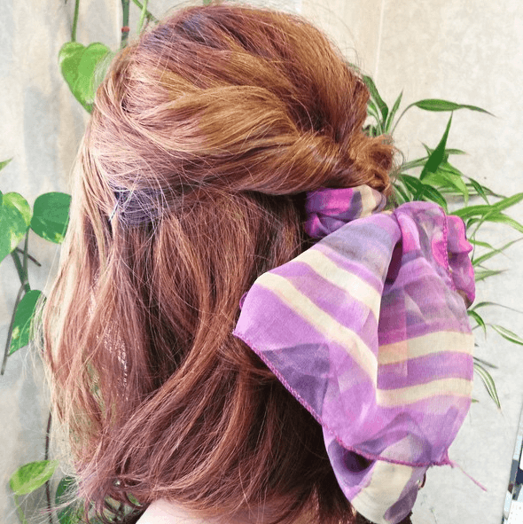 トレンドのスカーフヘアスタイル