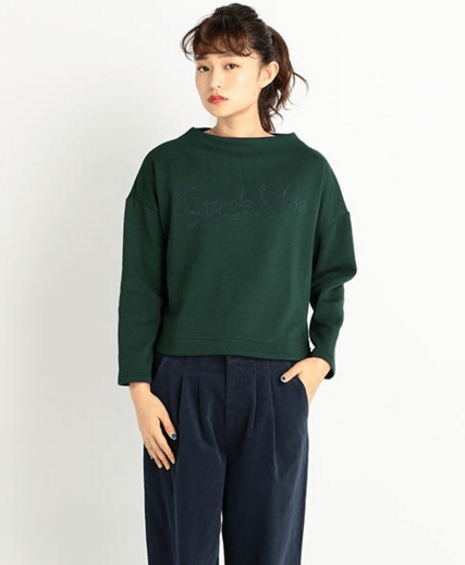 モスグリーンのトップスに似合うヘアスタイル ヘアスタイル 頭美人