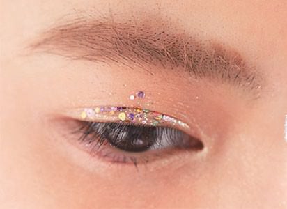 キラキラメイクに似合うヘアスタイル