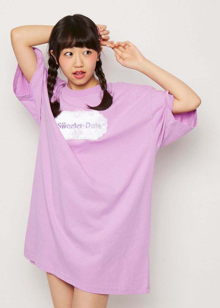 大きめTシャツに似合うヘアスタイル6