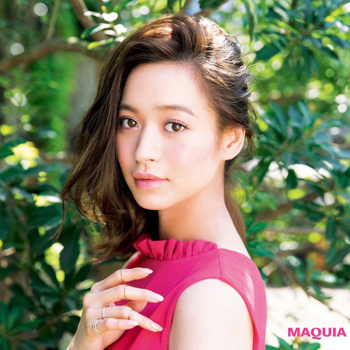 冬のお悩み解決 おすすめセミロングヘアスタイル22選 ヘアスタイル 頭美人