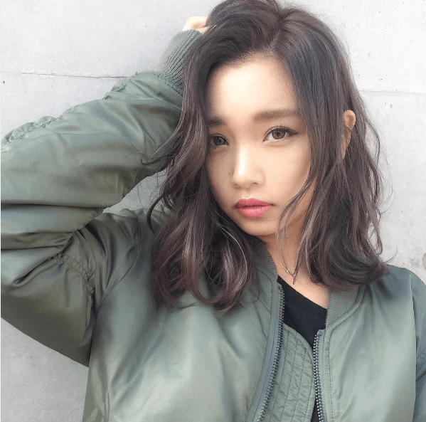 ロブヘアに似合うヘアスタイル5