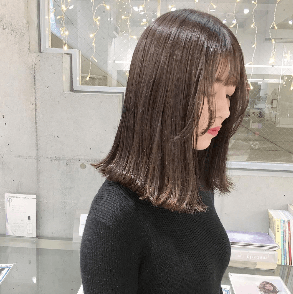 ロブヘアに似合うヘアスタイル2