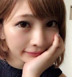 シャーベットメイクにぴったりの大人かわいいヘアスタイル4_point