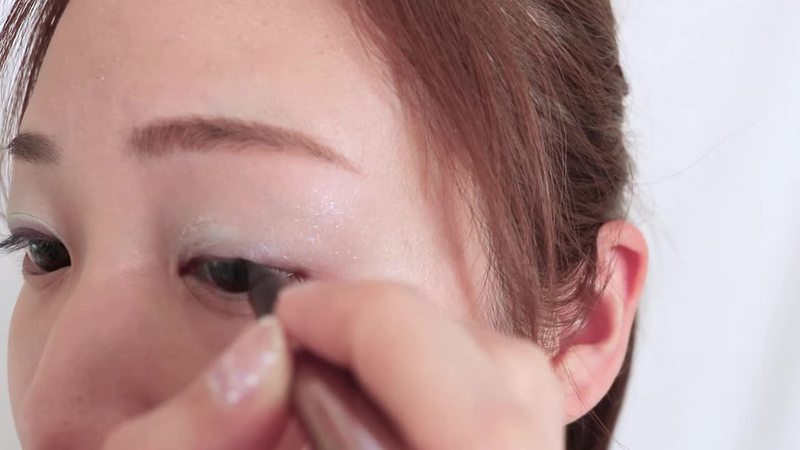 シャーベットメイクにぴったりの大人かわいいヘアスタイル3_point