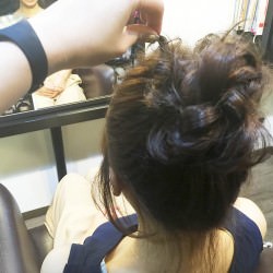 ゆるっとまとめて今風アレンジ！ザックリお団子メッシーバン6