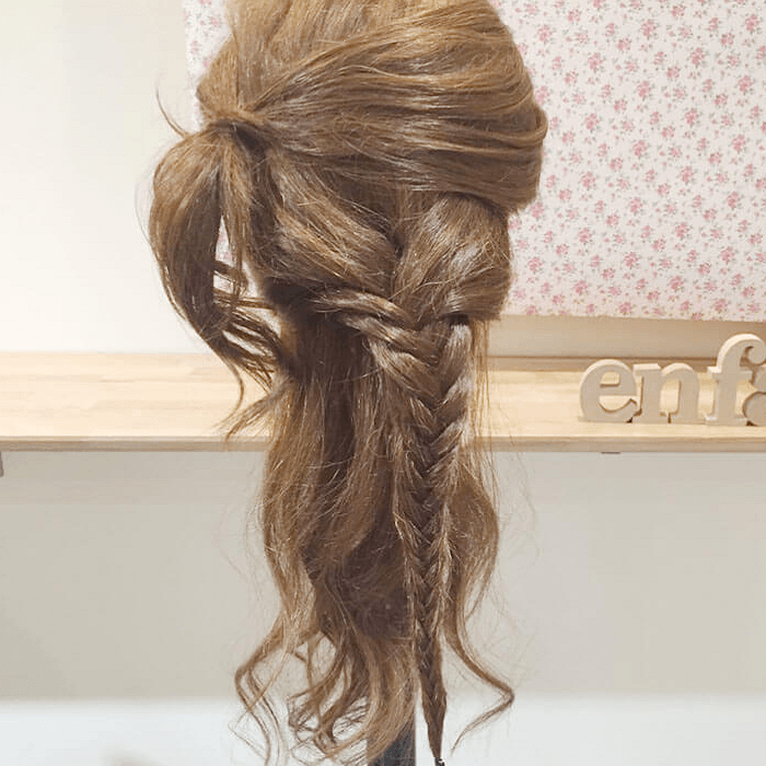 トレンドのフィッシュボーン☆おすすめのヘアスタイル21選♪ | ヘアスタイル【頭美人】