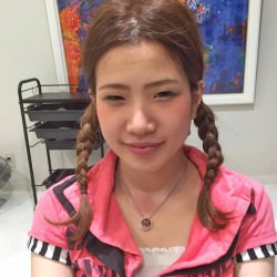 崩してかわいいボヘミアンヘアに♪ツインテールのヘアアレンジ2