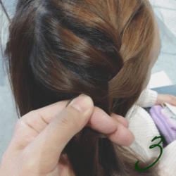 編み込みにスカーフ！格上げ大人ヘアアレンジ3